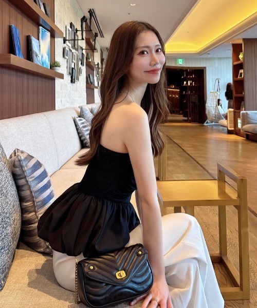 ALLuRing ChaRm(アリュリングチャーム)の「【ALLuRing ChaRm × bellchan21_(Suzu)】Ruched Peplum Tube Top / シャーリングペプラムチューブトップ(チューブトップ・レディース・チェック/ブラック・FREE)」の11枚目の写真