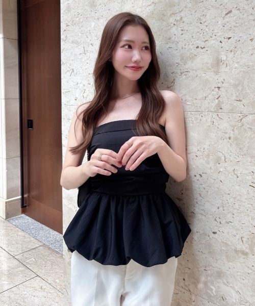 ALLuRing ChaRm(アリュリングチャーム)の「【ALLuRing ChaRm × bellchan21_(Suzu)】Ruched Peplum Tube Top / シャーリングペプラムチューブトップ(チューブトップ・レディース・チェック/ブラック・FREE)」の4枚目の写真