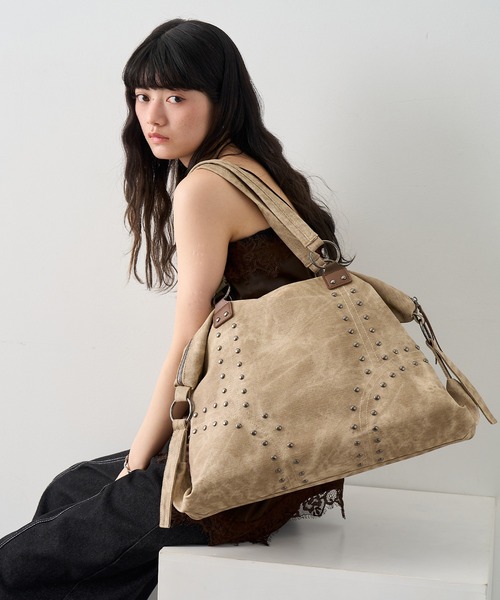 NOGLE（ノグル）の「【NOGLE select/ノグルセレクト】スタッズボストンバッグ/トートバッグ（ボストンバッグ・レディース・ブラウン/ベージュ/ブラック・FREE）」の3枚目の写真