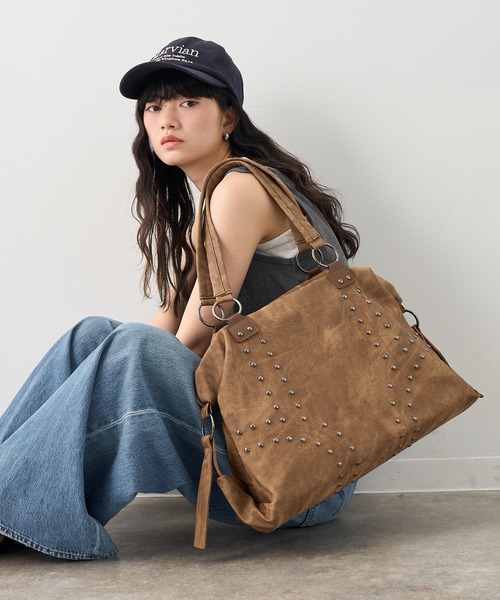 NOGLE（ノグル）の「【NOGLE select/ノグルセレクト】スタッズボストンバッグ/トートバッグ（ボストンバッグ・レディース・ブラウン/ベージュ/ブラック・FREE）」の6枚目の写真