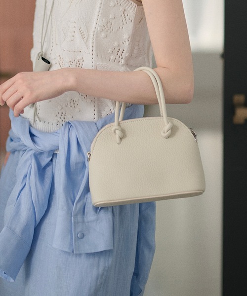 LAULEN(ローレン)の「not handle mini dome bag /ノットハンドル ミニドームバッグ(ショルダーバッグ・レディース・ブラック/ベージュ/アイボリー・FREE)」の2枚目の写真