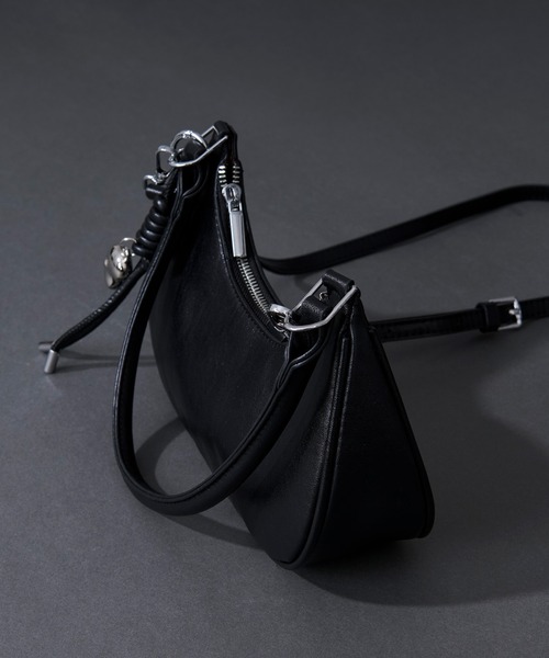 Ellno Loset(エルノロゼット)の「heart charm set / ハートチャームセットハーフムーンバッグ(ショルダーバッグ・メンズ・ブラック/アイボリー/キャメル・FREE)」の8枚目の写真
