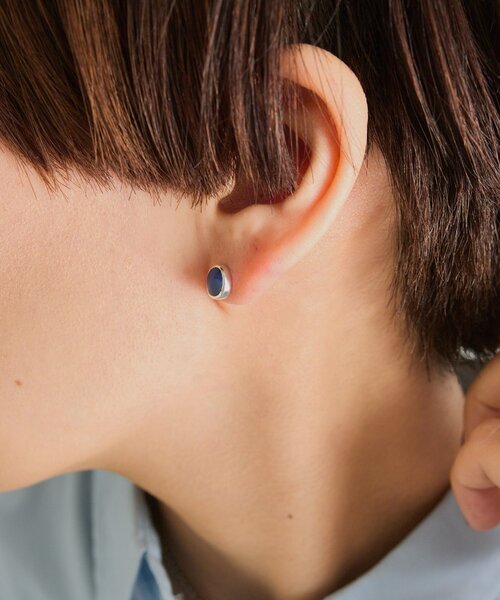 ear PAPILLONNER(イアパピヨネ)の「《スターリングシルバー使用》シェルプレートラウンドピアス(ピアス(両耳用)・レディース・ホワイト/ネイビー・FREE)」の17枚目の写真