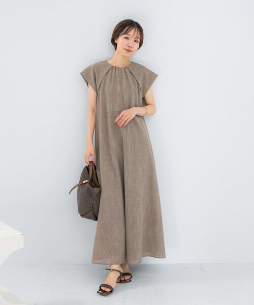 URBAN RESEARCH ROSSO WOMEN(アーバンリサーチ ロッソ)の「デザインスリーブマキシワンピース(ワンピース・レディース・ブラック/モカ・FREE)」の10枚目の写真