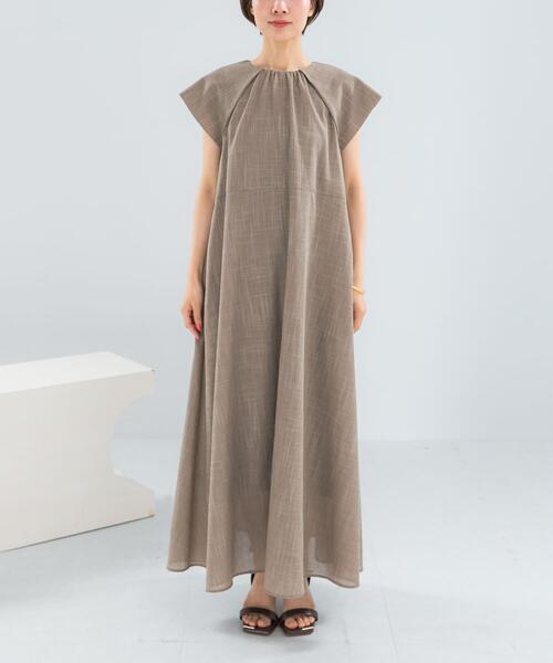 URBAN RESEARCH ROSSO WOMEN(アーバンリサーチ ロッソ)の「デザインスリーブマキシワンピース(ワンピース・レディース・ブラック/モカ・FREE)」の13枚目の写真