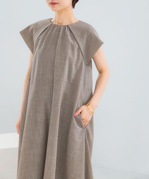 URBAN RESEARCH ROSSO WOMEN(アーバンリサーチ ロッソ)の「デザインスリーブマキシワンピース(ワンピース・レディース・ブラック/モカ・FREE)」の16枚目の写真