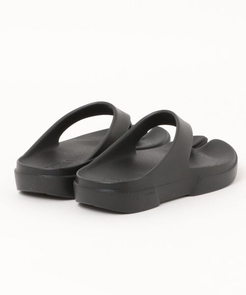 PAES(ペイズ)の「【PAES】PAES 01 FlipFlop Black(サンダル・レディース・ブラック・22cm/23cm/24cm/25cm/26cm/27cm)」の2枚目の写真