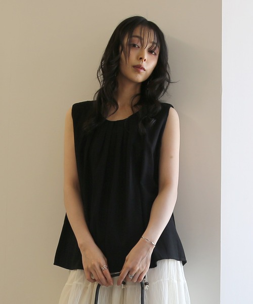 No one knows(ノーワンノーズ)の「ZOZO限定 フロントタックノースリーブブラウス(シャツ/ブラウス・レディース・ブラック/キナリ・FREE)」の1枚目の写真