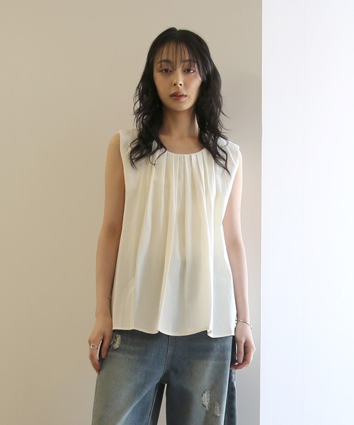 No one knows(ノーワンノーズ)の「ZOZO限定 フロントタックノースリーブブラウス(シャツ/ブラウス・レディース・ブラック/キナリ・FREE)」の3枚目の写真
