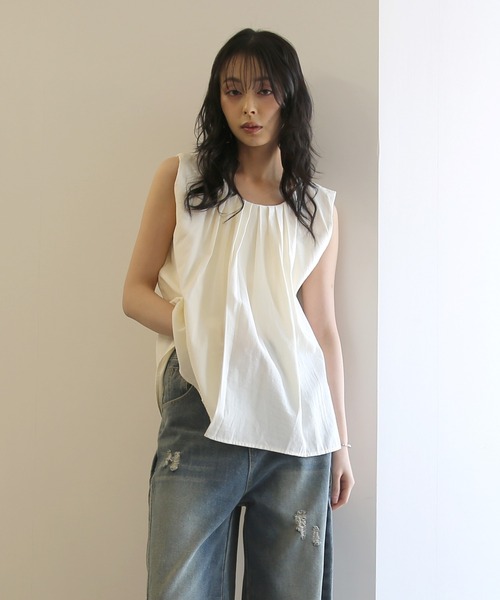 No one knows(ノーワンノーズ)の「ZOZO限定 フロントタックノースリーブブラウス(シャツ/ブラウス・レディース・ブラック/キナリ・FREE)」の5枚目の写真