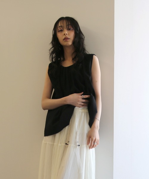 No one knows(ノーワンノーズ)の「ZOZO限定 フロントタックノースリーブブラウス(シャツ/ブラウス・レディース・ブラック/キナリ・FREE)」の21枚目の写真