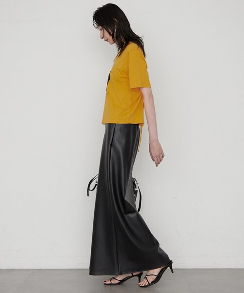 LOUNGEDRESS(ラウンジドレス)の「《バックオープン》バックホール半袖Tシャツ(Tシャツ/カットソー・レディース・オフホワイト/イエロー・FREE)」の12枚目の写真