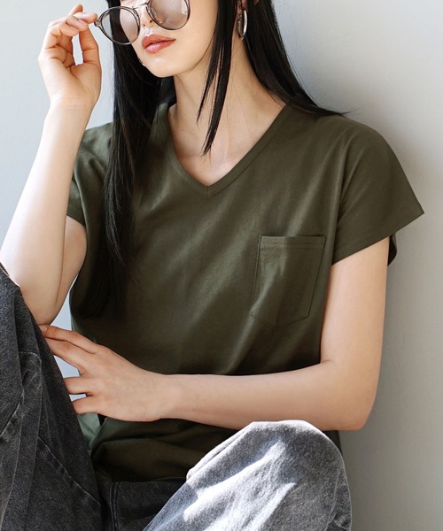 zootie（ズーティー）の「汗しみない Tシャツ［Vネック ポケットTEE］（Tシャツ/カットソー・レディース・ダークグリーン/ライトカーキ/杢グレー/ダークカーキ/レッド系その他/ライトオレンジ系/ラベンダー/モカ/ミント/グレイッシュブルー/イエロー系その他/ブラック/ネイビー/オフホワイト/アイボリー・L/M/LL）」の10枚目の写真