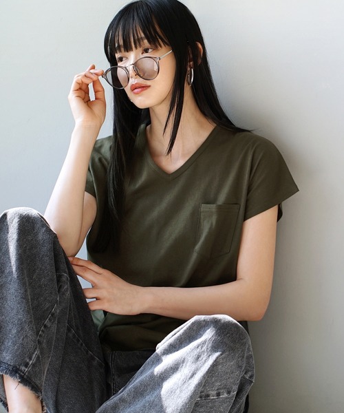 zootie（ズーティー）の「汗しみない Tシャツ［Vネック ポケットTEE］（Tシャツ/カットソー・レディース・ダークグリーン/ライトカーキ/杢グレー/ダークカーキ/レッド系その他/ライトオレンジ系/ラベンダー/モカ/ミント/グレイッシュブルー/イエロー系その他/ブラック/ネイビー/オフホワイト/アイボリー・L/M/LL）」の21枚目の写真