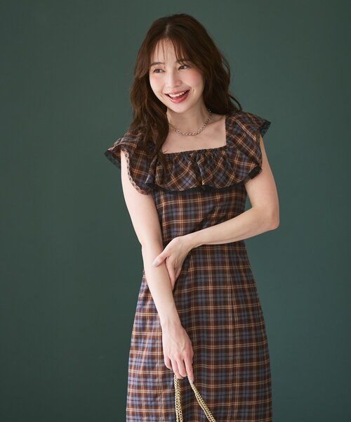 La boutique BonBon(ラブティックボンボン)の「【大人ガーリー】チェックレーストリムワンピース(ワンピース・レディース・ブラウン/バーガンディー・38/36)」の6枚目の写真