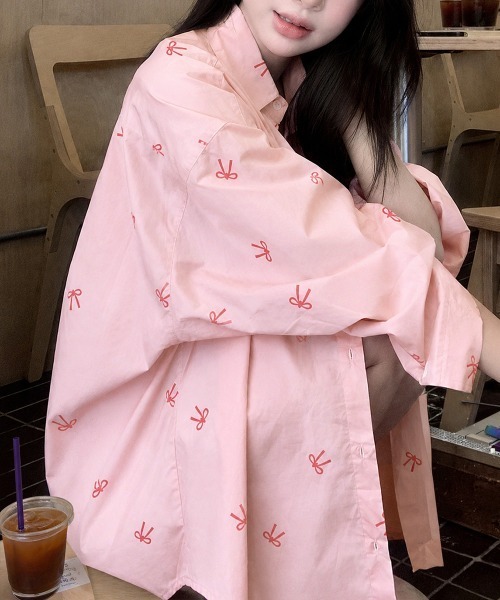 Miniministore(ミニミニストア)の「総柄リボンシャツブラウス ゆったりシャツ(シャツ/ブラウス・レディース・ピンク/ブルー/ホワイト・FREE)」の3枚目の写真