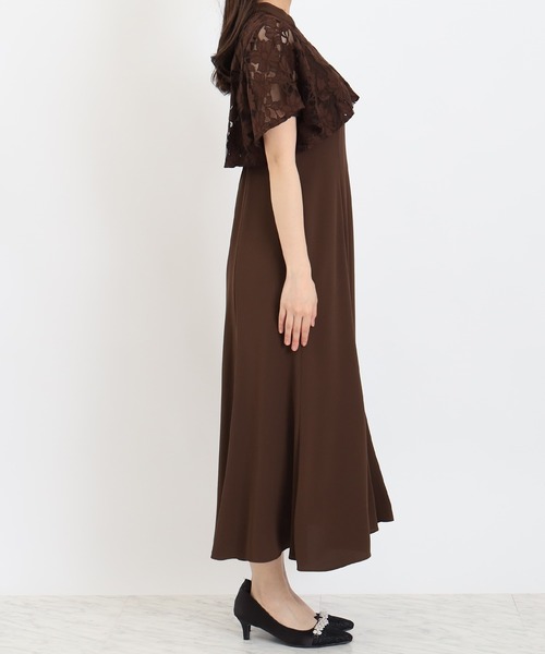 TRUDEA(トルディア)の「ケープレース フィット&フレアドレス(ドレス・レディース・ラベンダー/ブラック/ブラウン・MEDIUM/LARGE/SMALL)」の4枚目の写真