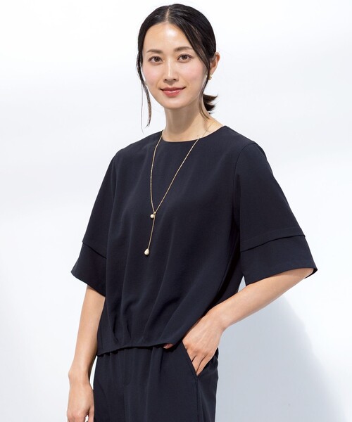J.PRESS Ladies(J.プレス レディス)の「【セットアップ対応・人気素材】Light ジョーゼット クルーネック ブラウス(シャツ/ブラウス・レディース・ブラック系/ネイビー系/ダークブラウン系・XS)」の3枚目の写真