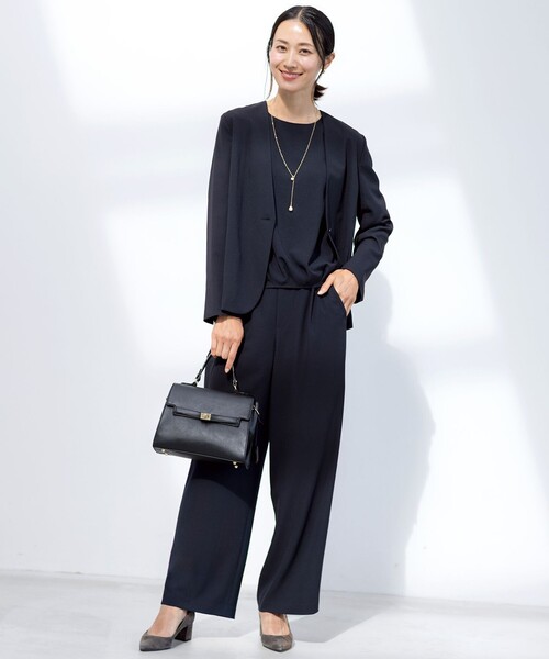 J.PRESS Ladies(J.プレス レディス)の「【セットアップ対応・人気素材】Light ジョーゼット クルーネック ブラウス(シャツ/ブラウス・レディース・ブラック系/ネイビー系/ダークブラウン系・XS)」の6枚目の写真