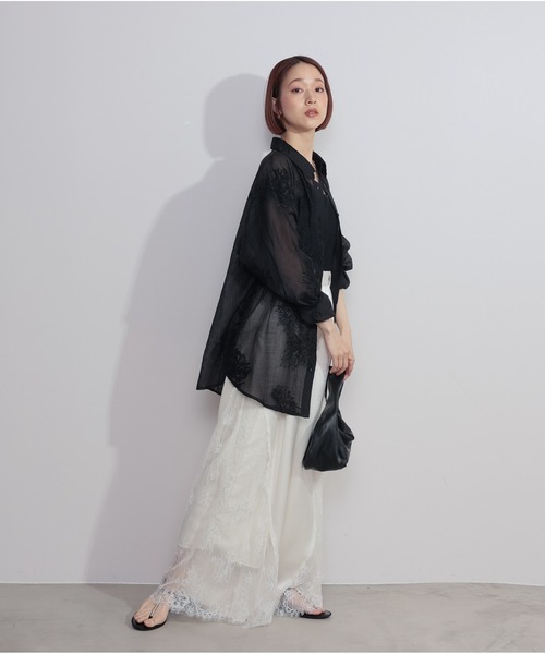 OandI(オーアンドアイ)の「フラワー刺繍シアーシャツ(シャツ/ブラウス・レディース・ブラック/アイボリー・FREE)」の18枚目の写真
