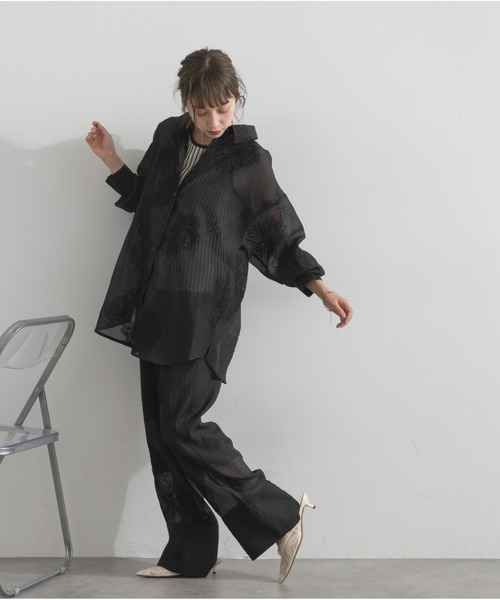 OandI(オーアンドアイ)の「フラワー刺繍シアーシャツ(シャツ/ブラウス・レディース・ブラック/アイボリー・FREE)」の15枚目の写真