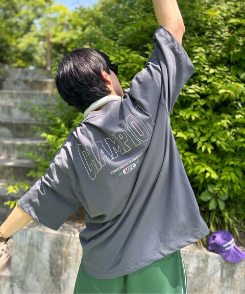 UFC SPORT(ユーエフシー スポーツ)の「UFCチャンピオンメガフィット半袖TシャツチャコールU2SSX2114CH(Tシャツ/カットソー・メンズ・その他・MEDIUM/LARGE/X-LARGE/2XL)」の4枚目の写真