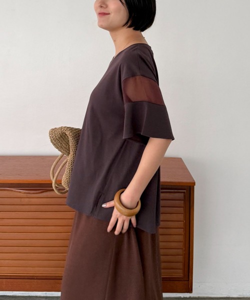 Doux archives(ドゥアルシーヴ)の「袖シアー切替カットソー(Tシャツ/カットソー・レディース・ブラウン/オフホワイト/ブラック・FREE)」の12枚目の写真