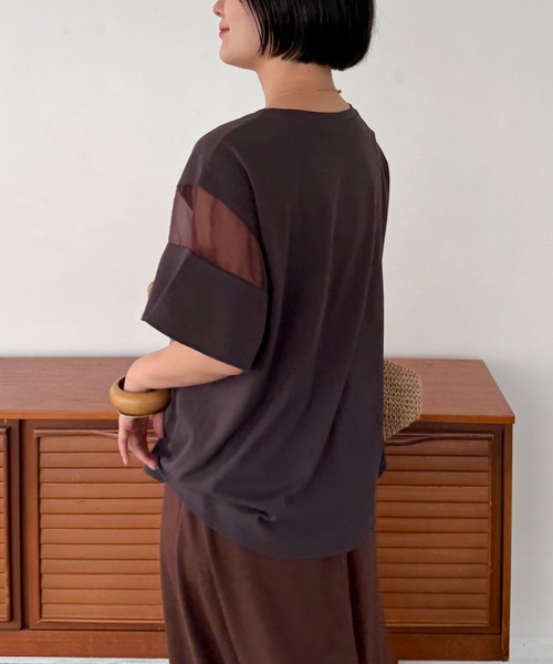 Doux archives(ドゥアルシーヴ)の「袖シアー切替カットソー(Tシャツ/カットソー・レディース・ブラウン/オフホワイト/ブラック・FREE)」の13枚目の写真