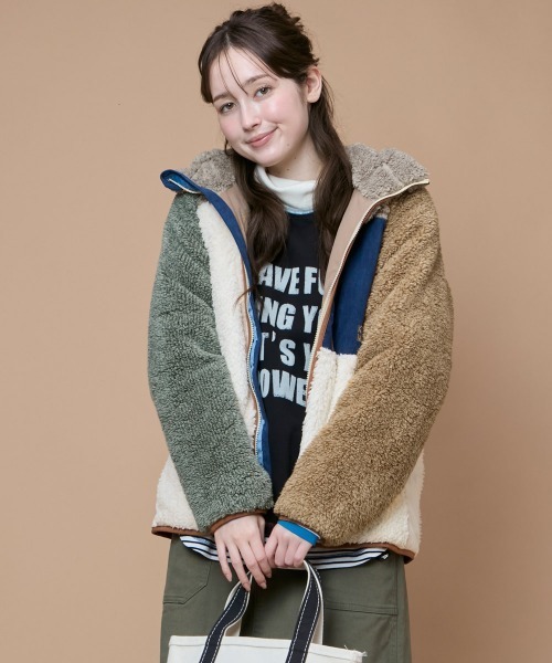 KRIFF MAYER Lady's Collection(クリフメイヤーレディースコレクション)の「シャギーボアフードジャケット(その他アウター・レディース・グレー/チャコール/セージグリーン/カラフル/ベージュ/ナチュラル・MEDIUM/LARGE)」の6枚目の写真