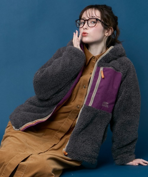 KRIFF MAYER Lady's Collection(クリフメイヤーレディースコレクション)の「シャギーボアフードジャケット(その他アウター・レディース・グレー/チャコール/セージグリーン/カラフル/ベージュ/ナチュラル・MEDIUM/LARGE)」の2枚目の写真