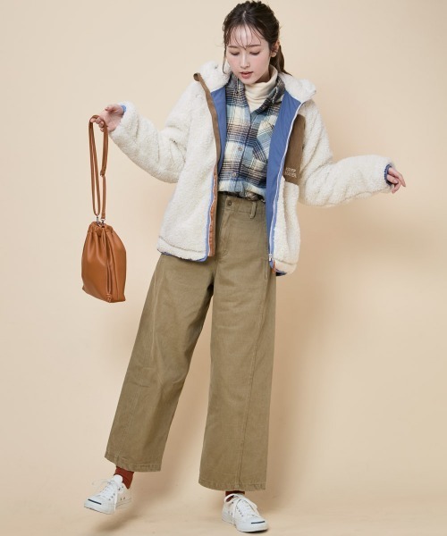 KRIFF MAYER Lady's Collection(クリフメイヤーレディースコレクション)の「シャギーボアフードジャケット(その他アウター・レディース・グレー/チャコール/セージグリーン/カラフル/ベージュ/ナチュラル・MEDIUM/LARGE)」の9枚目の写真