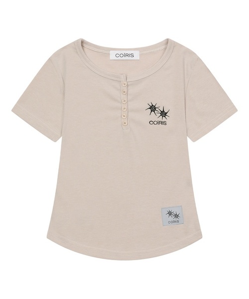 COIRIS(コイリス)の「アリナボタン クロップクルミ 半袖Tシャツ (4カラー)(Tシャツ/カットソー・レディース・ホワイト/チャコールグレー/ブラック/ベージュ・FREE)」の4枚目の写真