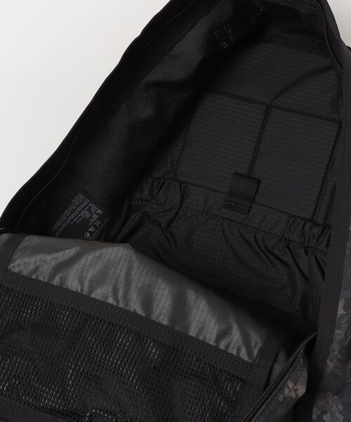 GREGORY（グレゴリー）の「ファインデイ FINE DAY V2 シャドウタペストリー（バックパック/リュック・メンズ・ブラック系その他・-）」の4枚目の写真