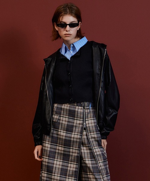 MAISON SPECIAL（メゾンスペシャル）の「Faux Leather Hoodie Parka/フェイクレザーフーディパーカー（ブルゾン・レディース・ブラック/キャメル/アイボリー・FREE）」の3枚目の写真
