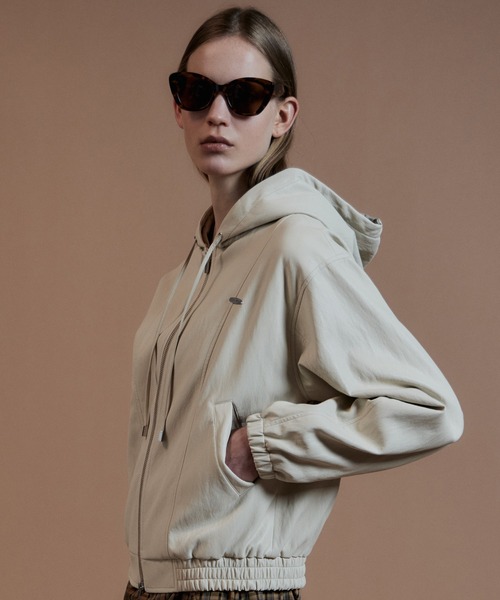 MAISON SPECIAL（メゾンスペシャル）の「Faux Leather Hoodie Parka/フェイクレザーフーディパーカー（ブルゾン・レディース・ブラック/キャメル/アイボリー・FREE）」の6枚目の写真