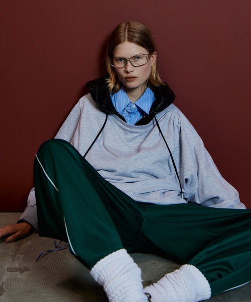 MAISON SPECIAL（メゾンスペシャル）の「Faux Leather Hoodie Parka/フェイクレザーフーディパーカー（ブルゾン・レディース・ブラック/キャメル/アイボリー・FREE）」の9枚目の写真