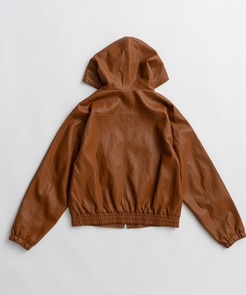 MAISON SPECIAL（メゾンスペシャル）の「Faux Leather Hoodie Parka/フェイクレザーフーディパーカー（ブルゾン・レディース・ブラック/キャメル/アイボリー・FREE）」の18枚目の写真