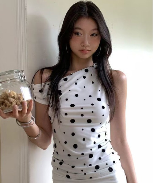 AsheKsha(アシクシャ)の「ドット柄のフィットトップス(Tシャツ/カットソー・レディース・ホワイト・M)」の7枚目の写真
