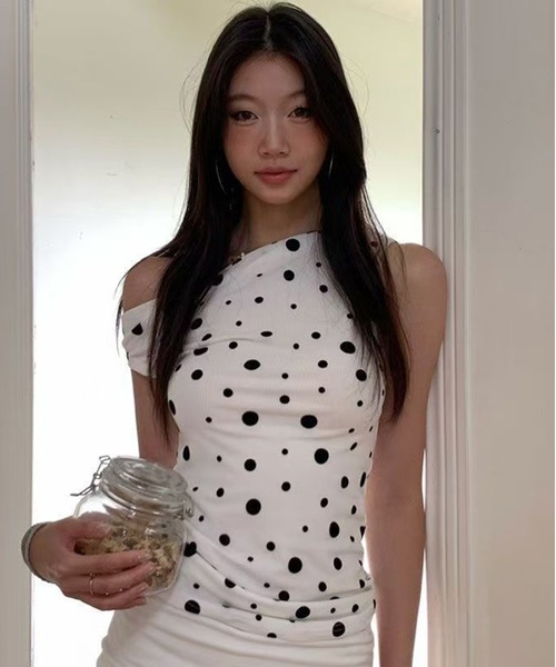 AsheKsha(アシクシャ)の「ドット柄のフィットトップス(Tシャツ/カットソー・レディース・ホワイト・M)」の9枚目の写真