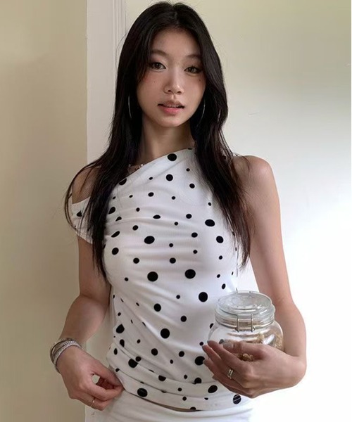 AsheKsha(アシクシャ)の「ドット柄のフィットトップス(Tシャツ/カットソー・レディース・ホワイト・M)」の10枚目の写真