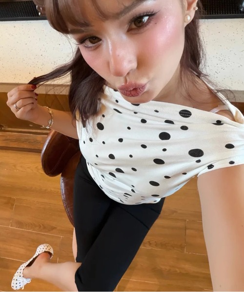 AsheKsha(アシクシャ)の「ドット柄のフィットトップス(Tシャツ/カットソー・レディース・ホワイト・M)」の17枚目の写真