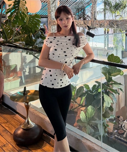 AsheKsha(アシクシャ)の「ドット柄のフィットトップス(Tシャツ/カットソー・レディース・ホワイト・M)」の18枚目の写真
