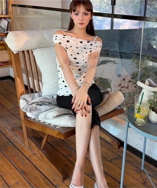 AsheKsha(アシクシャ)の「ドット柄のフィットトップス(Tシャツ/カットソー・レディース・ホワイト・M)」の20枚目の写真