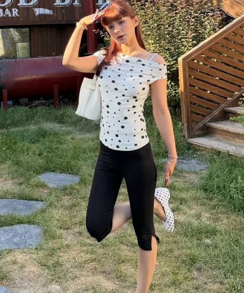 AsheKsha(アシクシャ)の「ドット柄のフィットトップス(Tシャツ/カットソー・レディース・ホワイト・M)」の22枚目の写真
