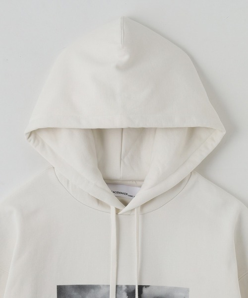 OAMC(オーエーエムシー)の「PEACEMAKER Loose Fit Hoodie Star Print PCM2OH01LFT00201(パーカー・メンズ・ホワイト・S/M)」の3枚目の写真