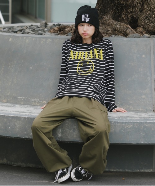 ROCK-OFF（ロックオフ）の「NIRVANA / ニルヴァーナ "Classic Happy Face" Black & White Striped T-shirt クラシックハッピーフェイス ボーダー Tシャツ 前面プリント 長袖 クルーネック ロンT バンドT メンズ レディース 2026年 秋 秋服 冬 冬服（Tシャツ/カットソー・メンズ・ブラック・S/M/L/XL）」の4枚目の写真