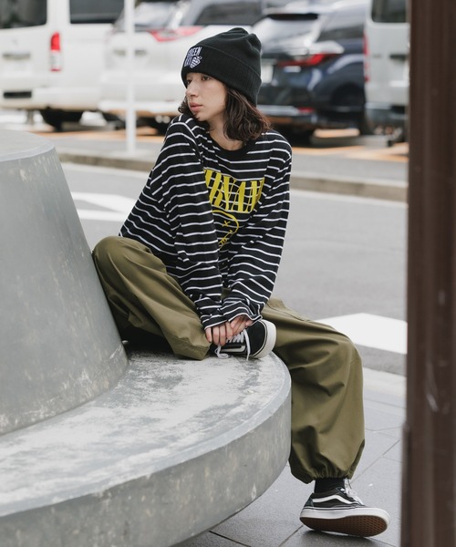 ROCK-OFF（ロックオフ）の「NIRVANA / ニルヴァーナ "Classic Happy Face" Black & White Striped T-shirt クラシックハッピーフェイス ボーダー Tシャツ 前面プリント 長袖 クルーネック ロンT バンドT メンズ レディース 2026年 秋 秋服 冬 冬服（Tシャツ/カットソー・メンズ・ブラック・S/M/L/XL）」の2枚目の写真