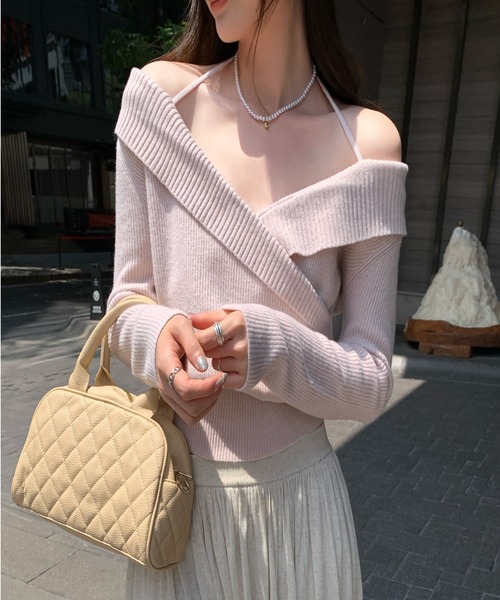 LUCPY（ラクピー）の「オフショルダーカシュクリブニットプルオーバー（その他トップス・レディース・ピンク/ホワイト・MEDIUM/LARGE/SMALL）」の2枚目の写真