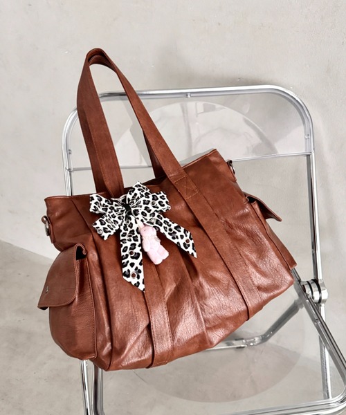 wears(ウェアーズ)の「【A4収納可】2WAY PUボストンバッグ ショルダーバッグ(ショルダーバッグ・レディース・アイボリー/ブラウン/ブラック・FREE)」の3枚目の写真