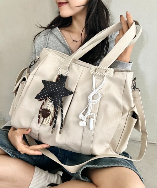 wears(ウェアーズ)の「【A4収納可】2WAY PUボストンバッグ ショルダーバッグ(ショルダーバッグ・レディース・アイボリー/ブラウン/ブラック・FREE)」の5枚目の写真